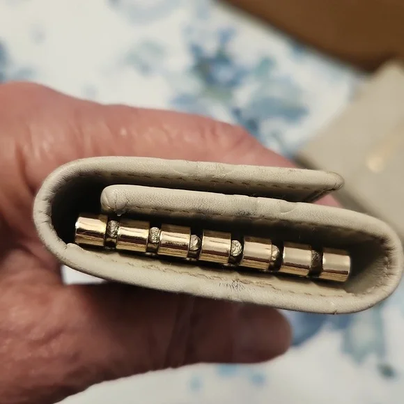 Gucci wallet key case set. Very good condition with very few callouts. - Picture 10 of 11